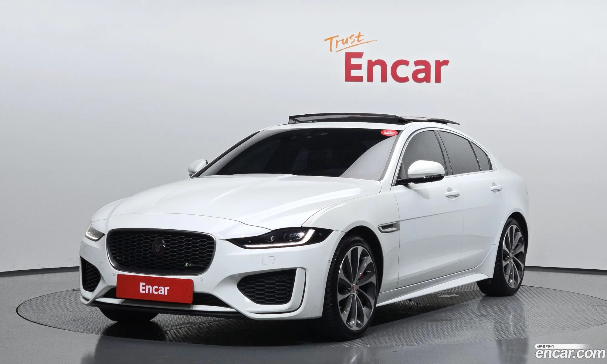 Jaguar XE 2020 SAJAA4BX3LCP57191 — 13