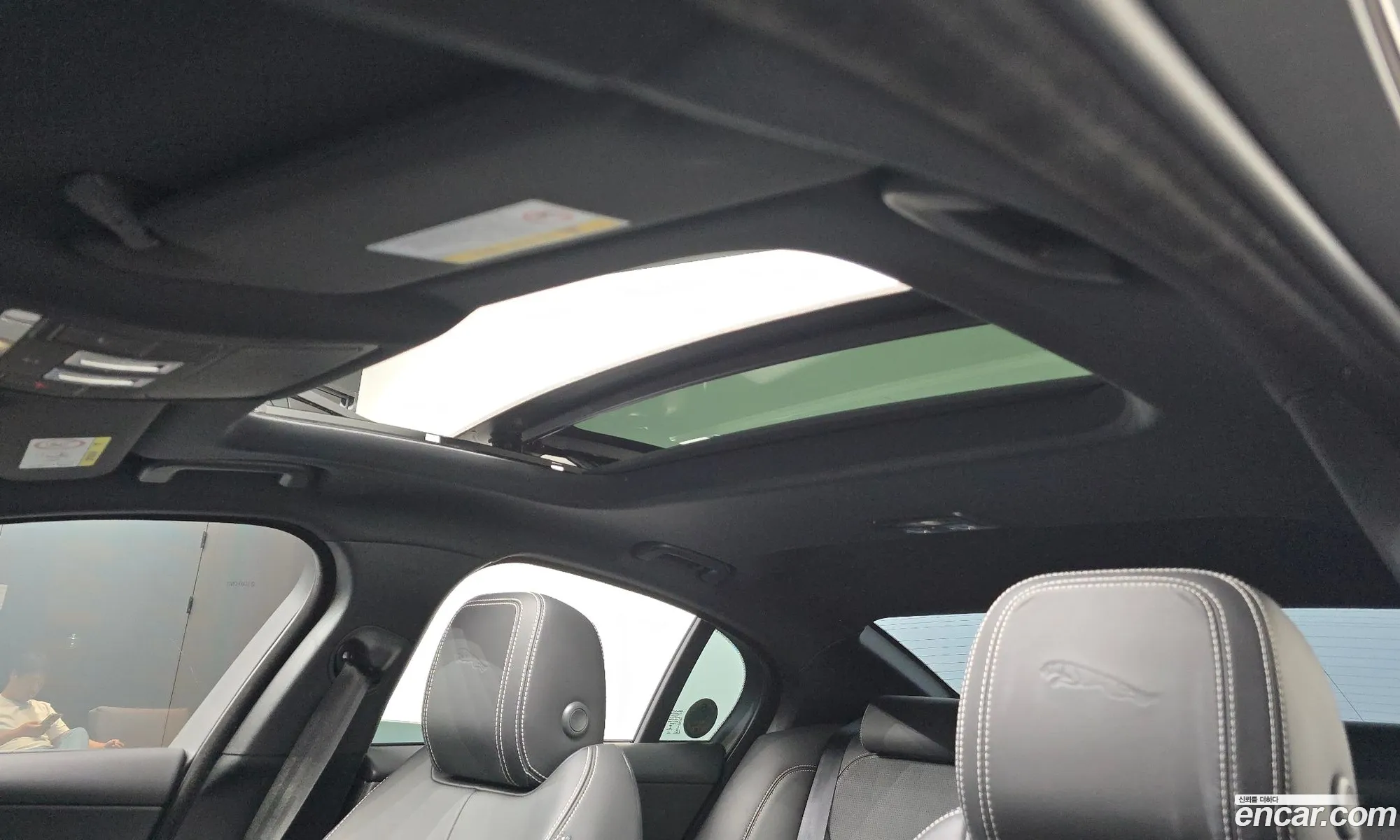 Jaguar XE 2020 SAJAA4BX3LCP57191 — 8