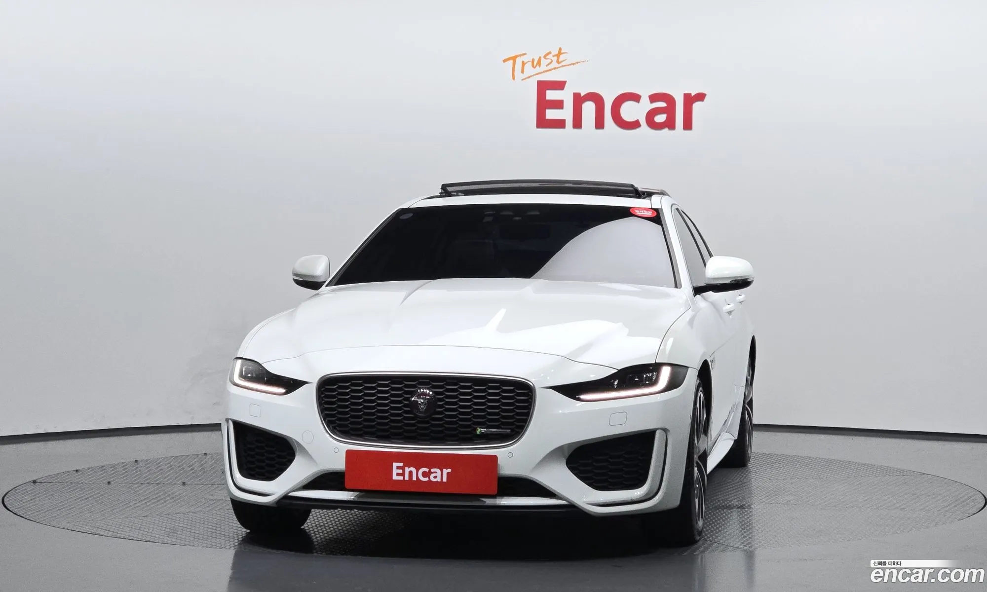 Jaguar XE 2020 SAJAA4BX3LCP57191 — 2