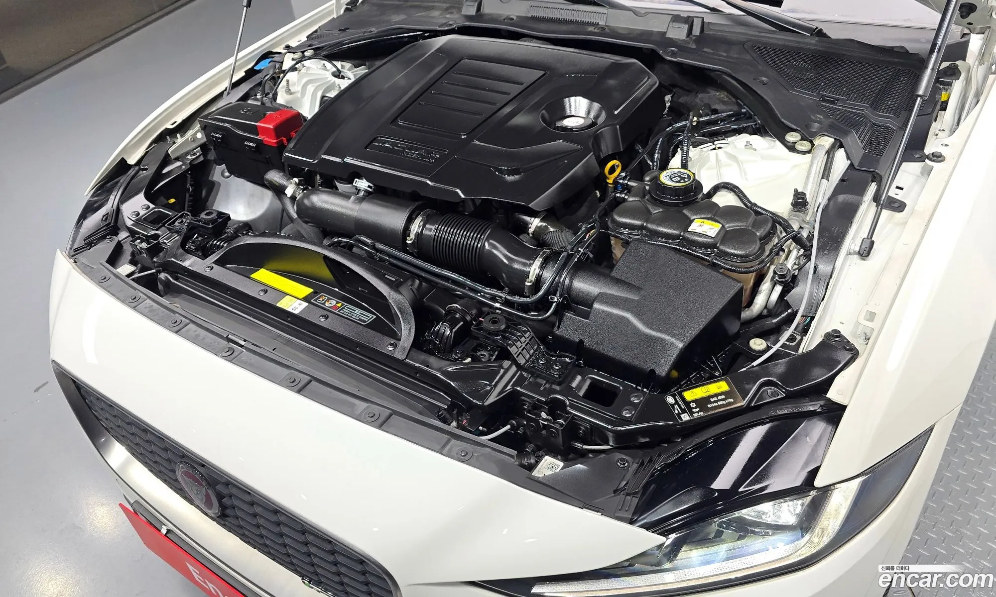 Jaguar XE 2020 SAJAA4BX3LCP57191 — 14