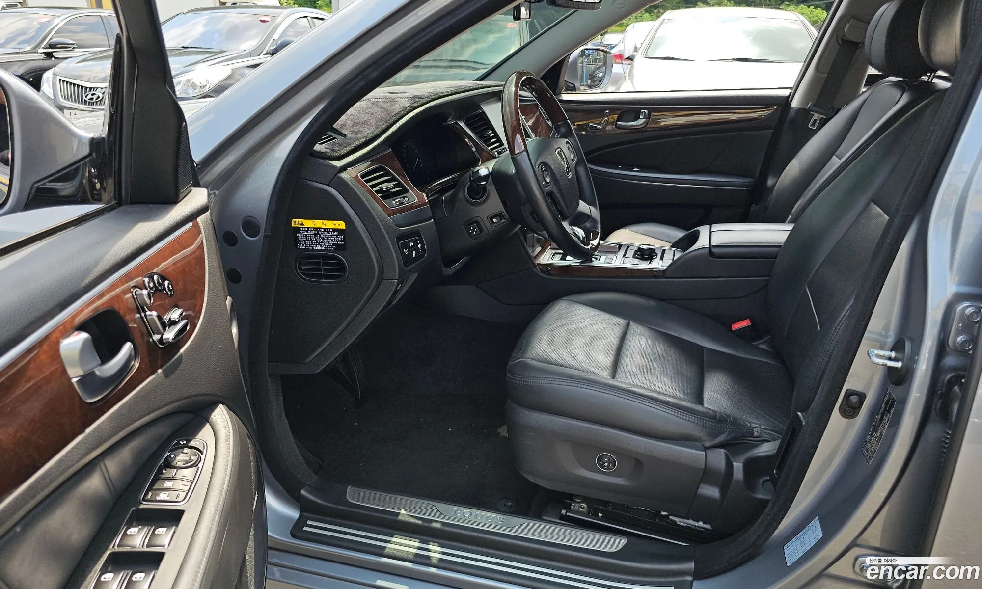 Hyundai Equus 2015 — 16