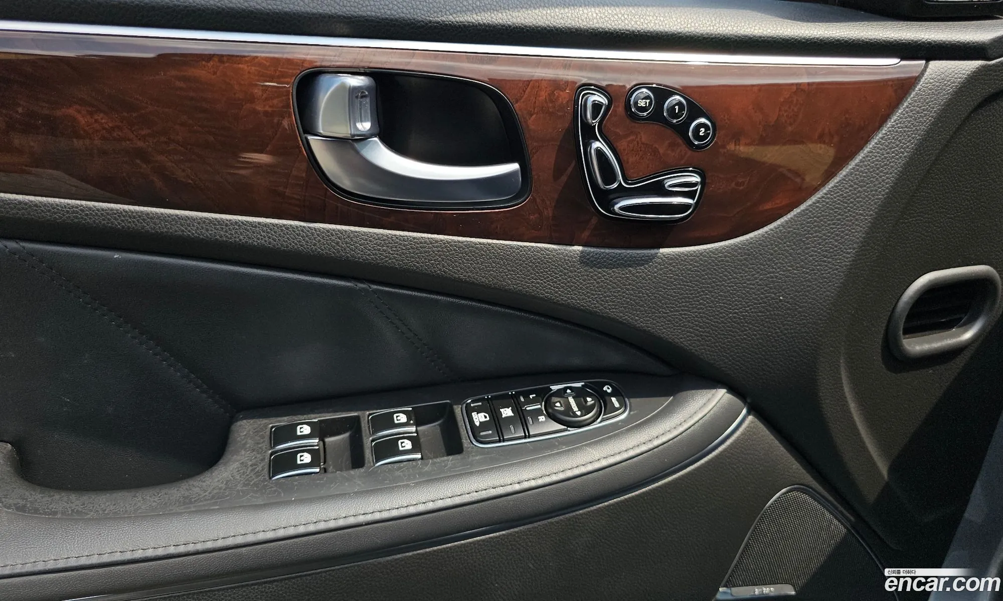 Hyundai Equus 2015 — 19