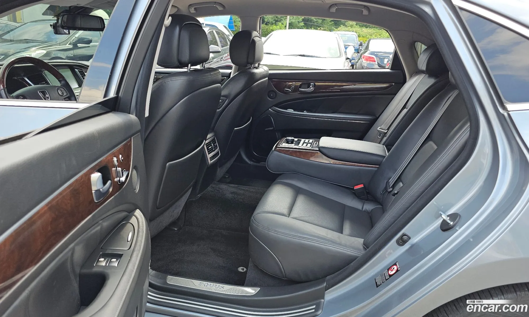 Hyundai Equus 2015 — 11