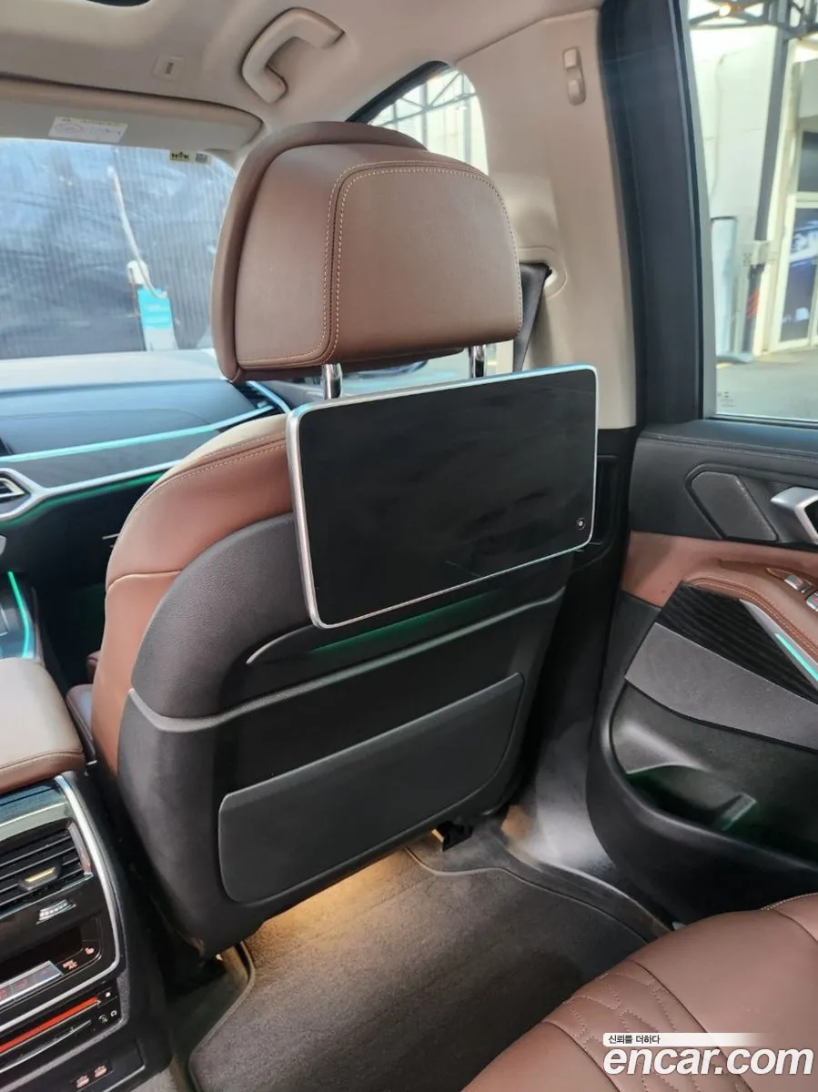 BMW X7 2022 — 16