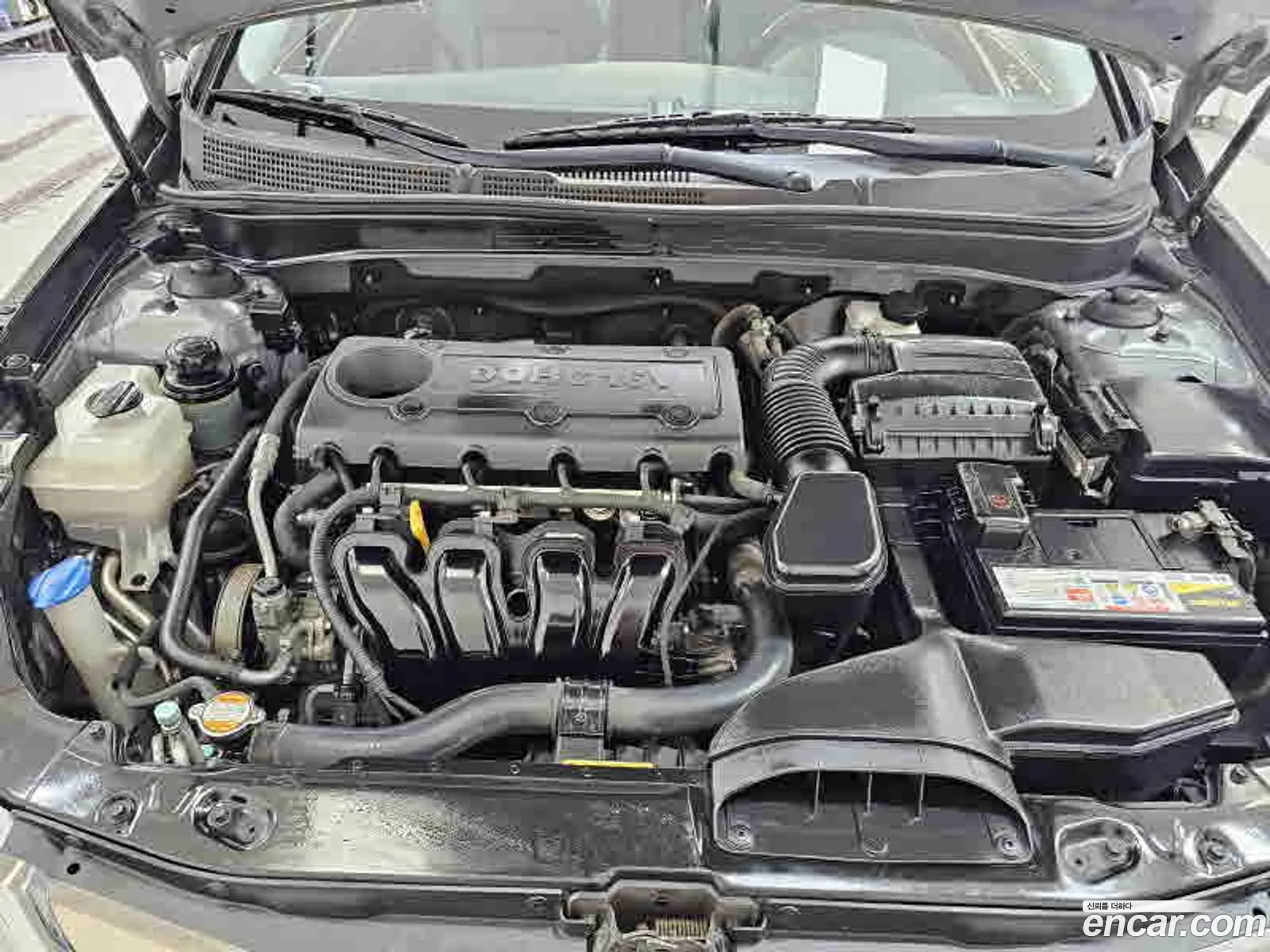 Hyundai YF Sonata 2009 — 12