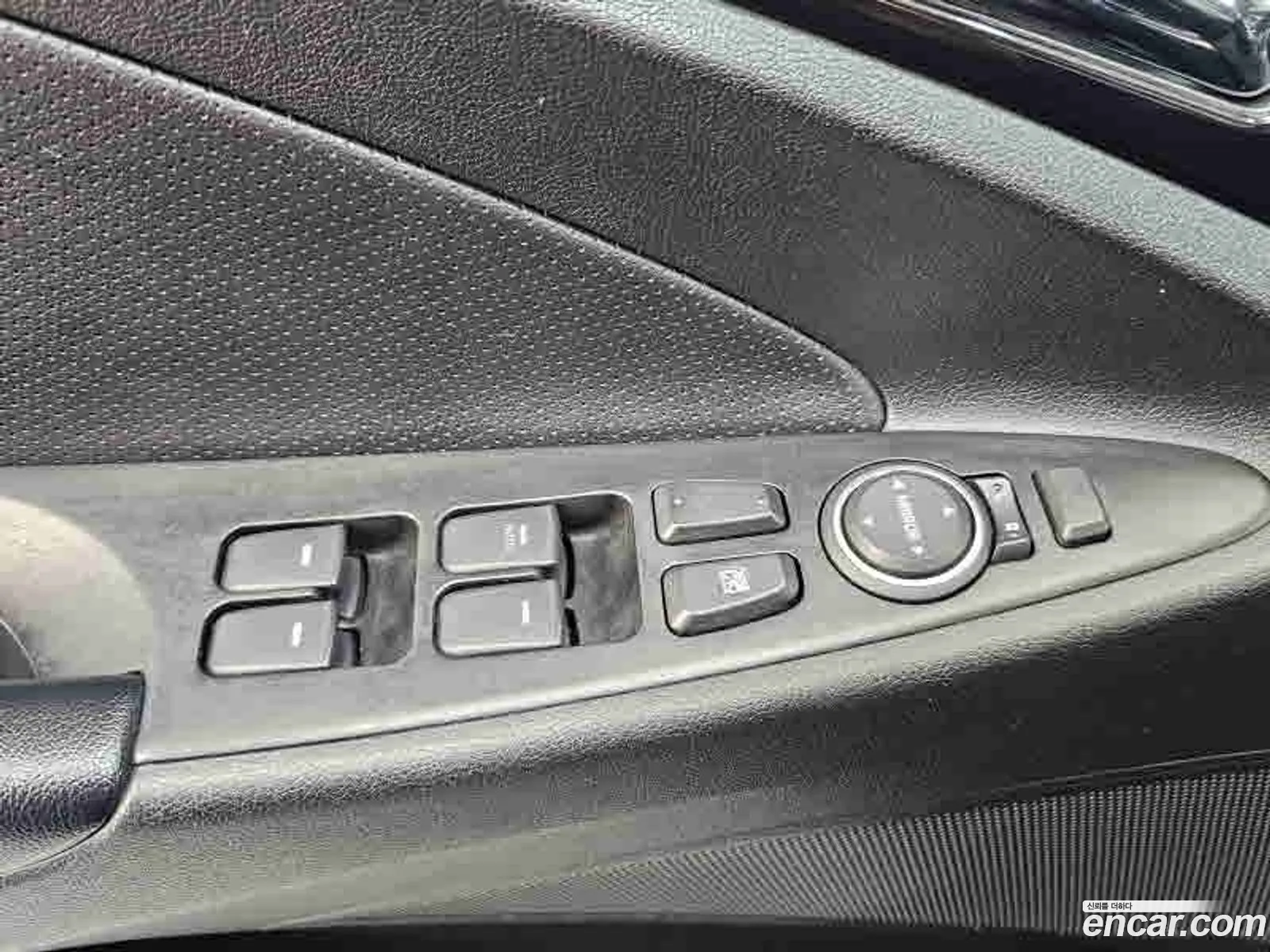 Hyundai YF Sonata 2009 — 14