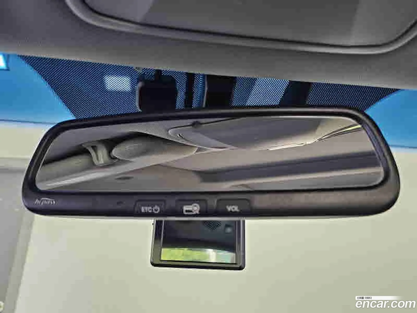 Hyundai YF Sonata 2009 — 6