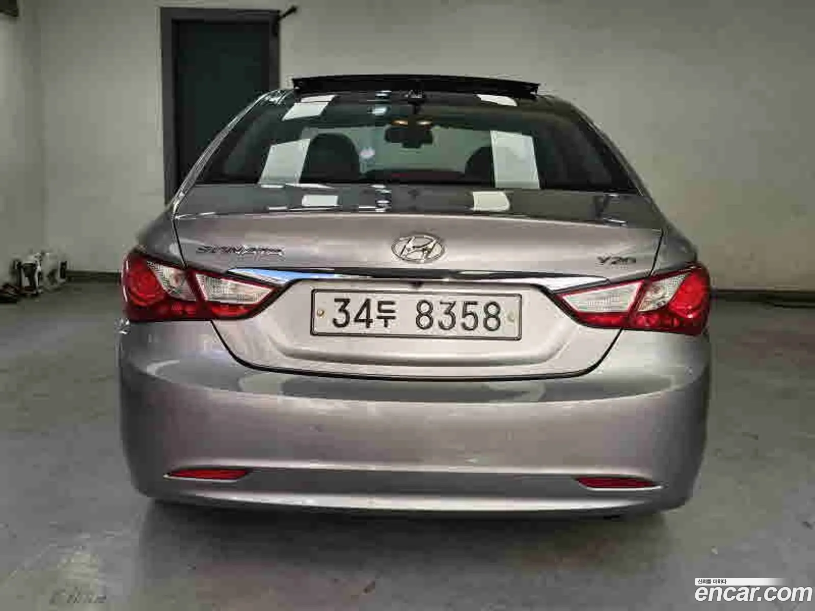 Hyundai YF Sonata 2009 — 16
