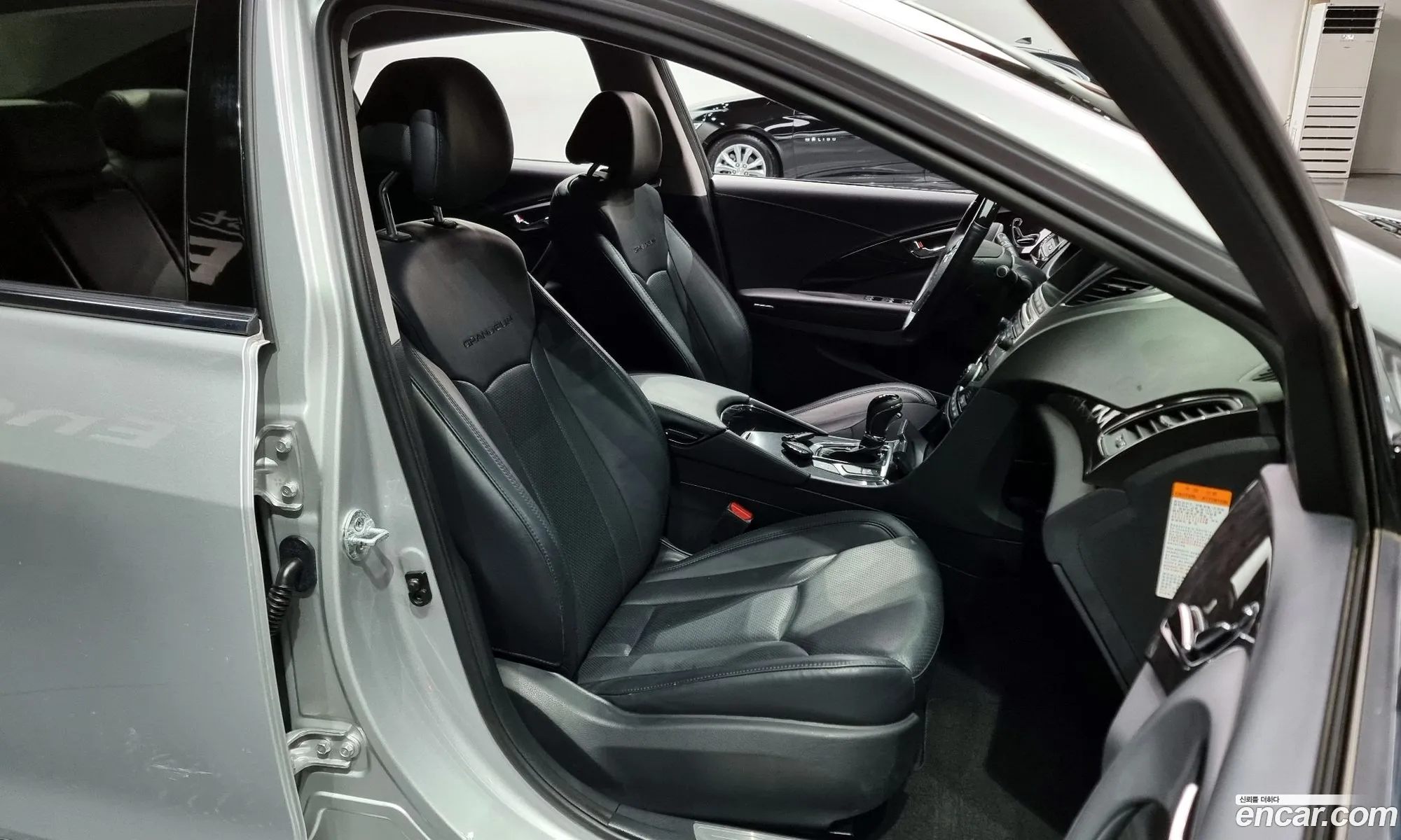 Hyundai Grandeur HG Hybrid 2016 — 6