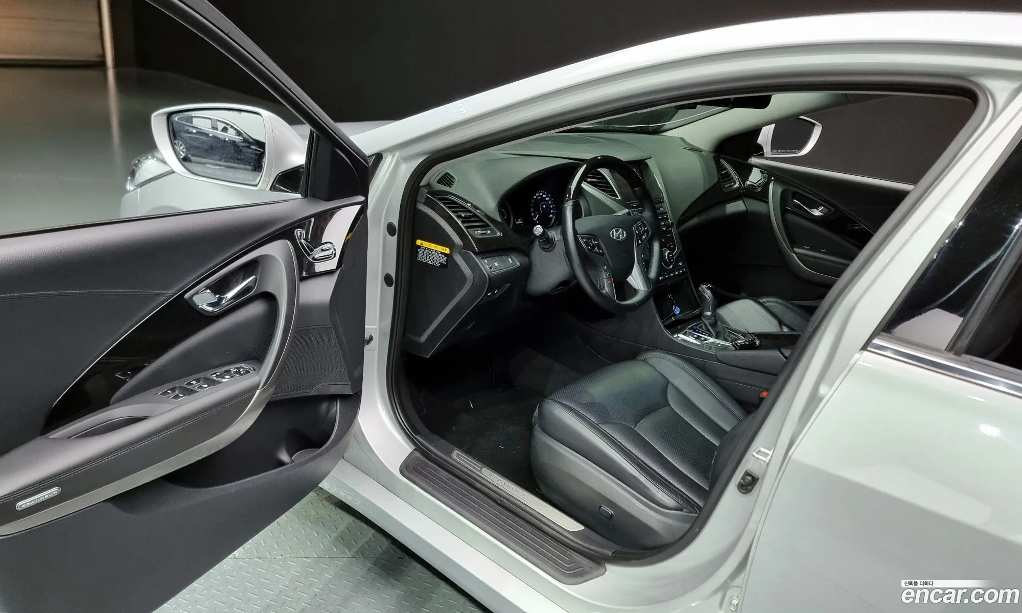 Hyundai Grandeur HG Hybrid 2016 — 3