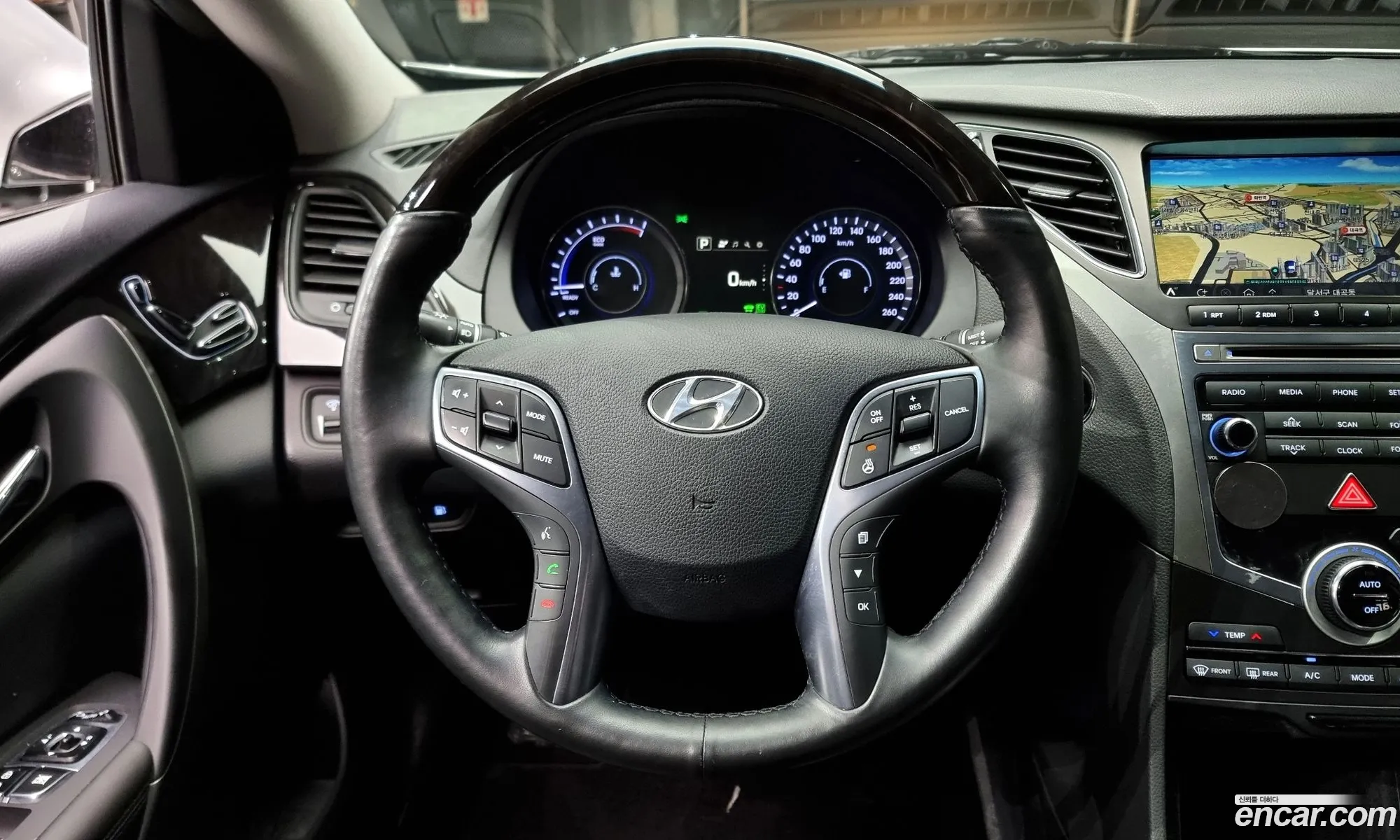 Hyundai Grandeur HG Hybrid 2016 — 17