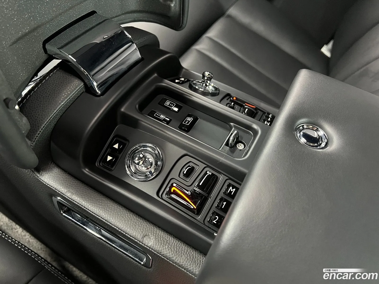 Rolls-Royce Phantom 2016 — 14