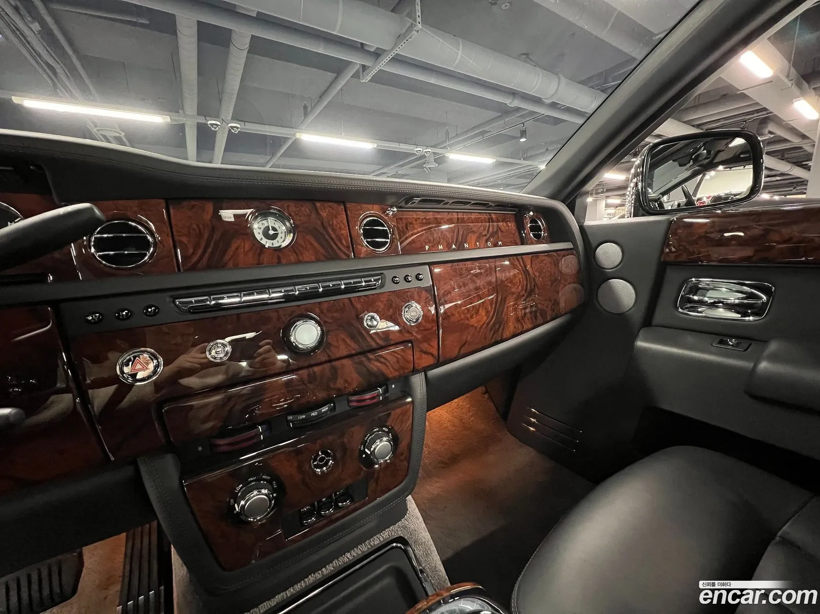 Rolls-Royce Phantom 2016 — 12