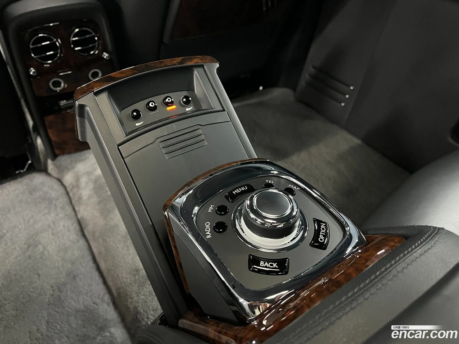 Rolls-Royce Phantom 2016 — 9