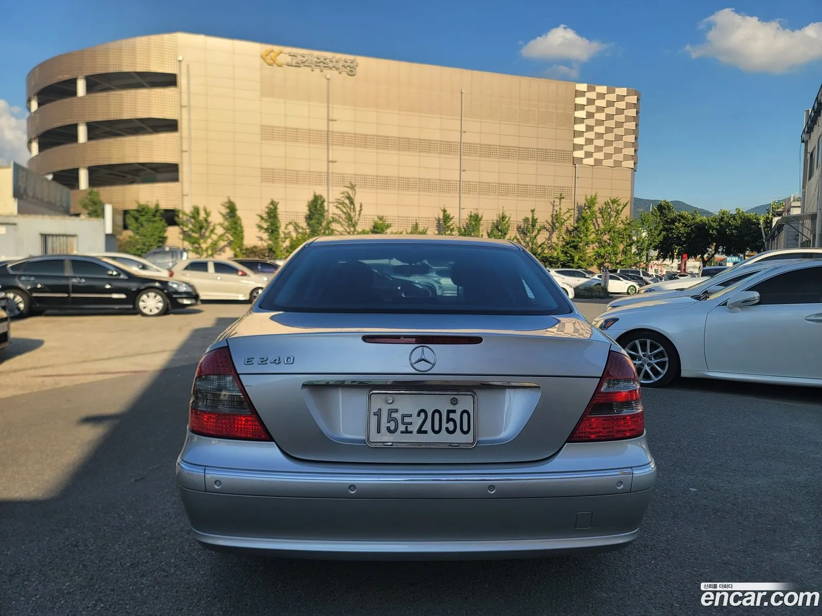 Mercedes-Benz E-Class W211 2004 — 15