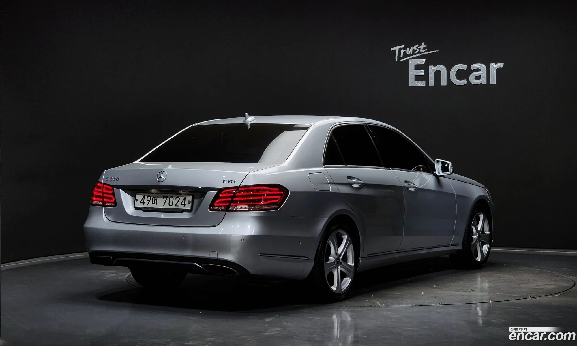 Mercedes-Benz E-Class W212 2013 WDDHF0CB6EA843898 — 11