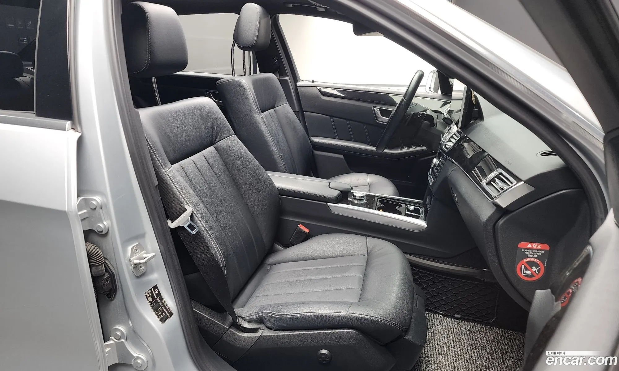 Mercedes-Benz E-Class W212 2013 WDDHF0CB6EA843898 — 13