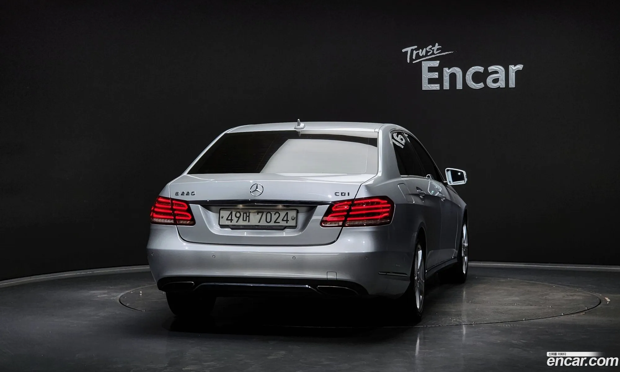 Mercedes-Benz E-Class W212 2013 WDDHF0CB6EA843898 — 14
