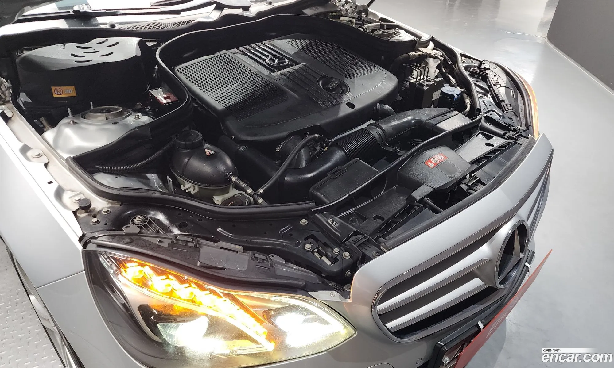 Mercedes-Benz E-Class W212 2013 WDDHF0CB6EA843898 — 18