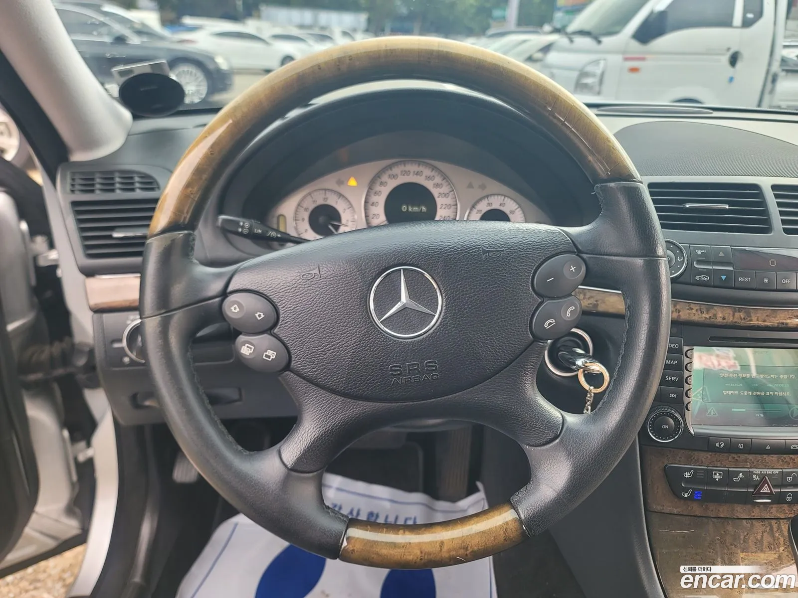 Mercedes-Benz E-Class W211 2008 — 10