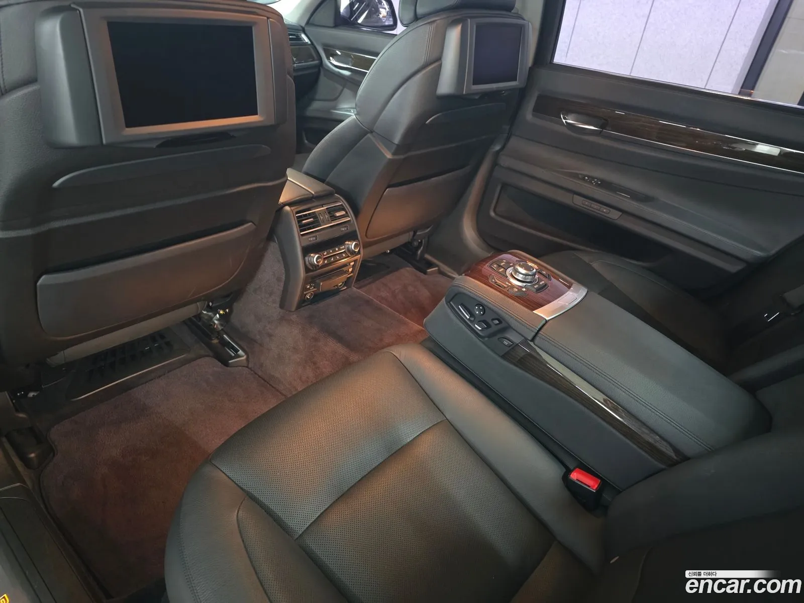 BMW 7 Series 2010 — 9