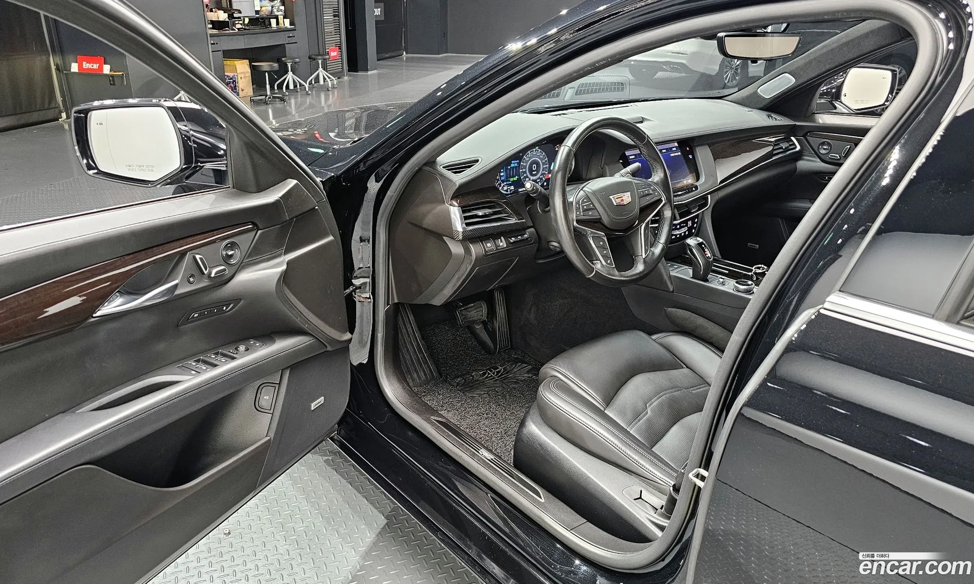 Cadillac CT6 2019 1G6K95RS0KU135204 — 4