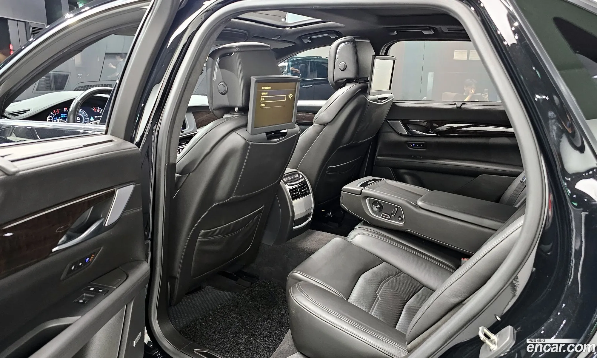 Cadillac CT6 2019 1G6K95RS0KU135204 — 6