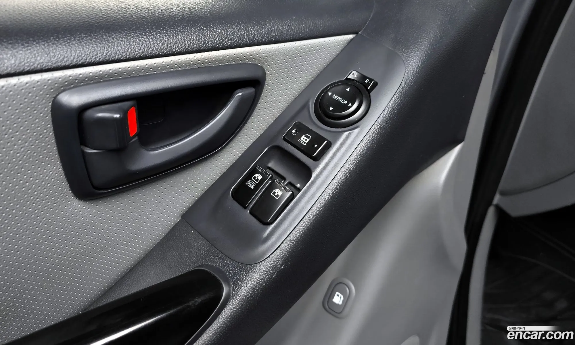 Hyundai Grand Starex 2014 — 17