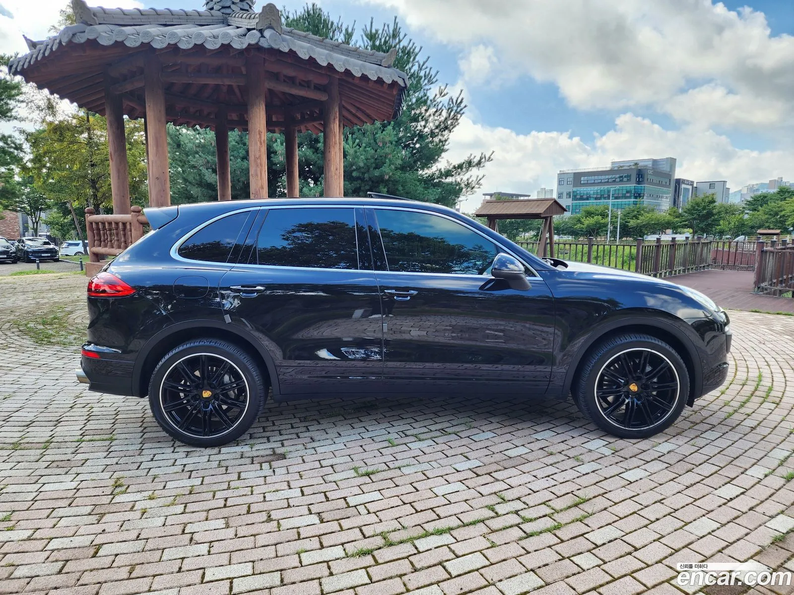 Porsche Cayenne 2015 — 12