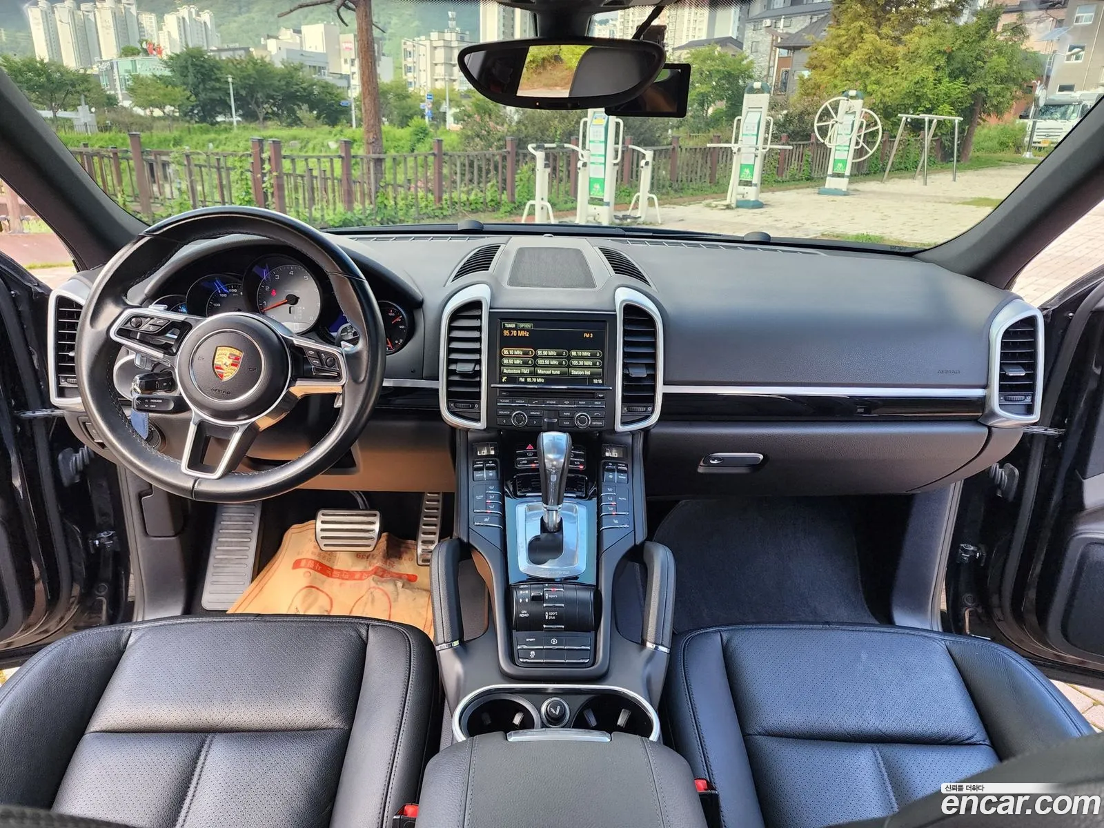 Porsche Cayenne 2015 — 16