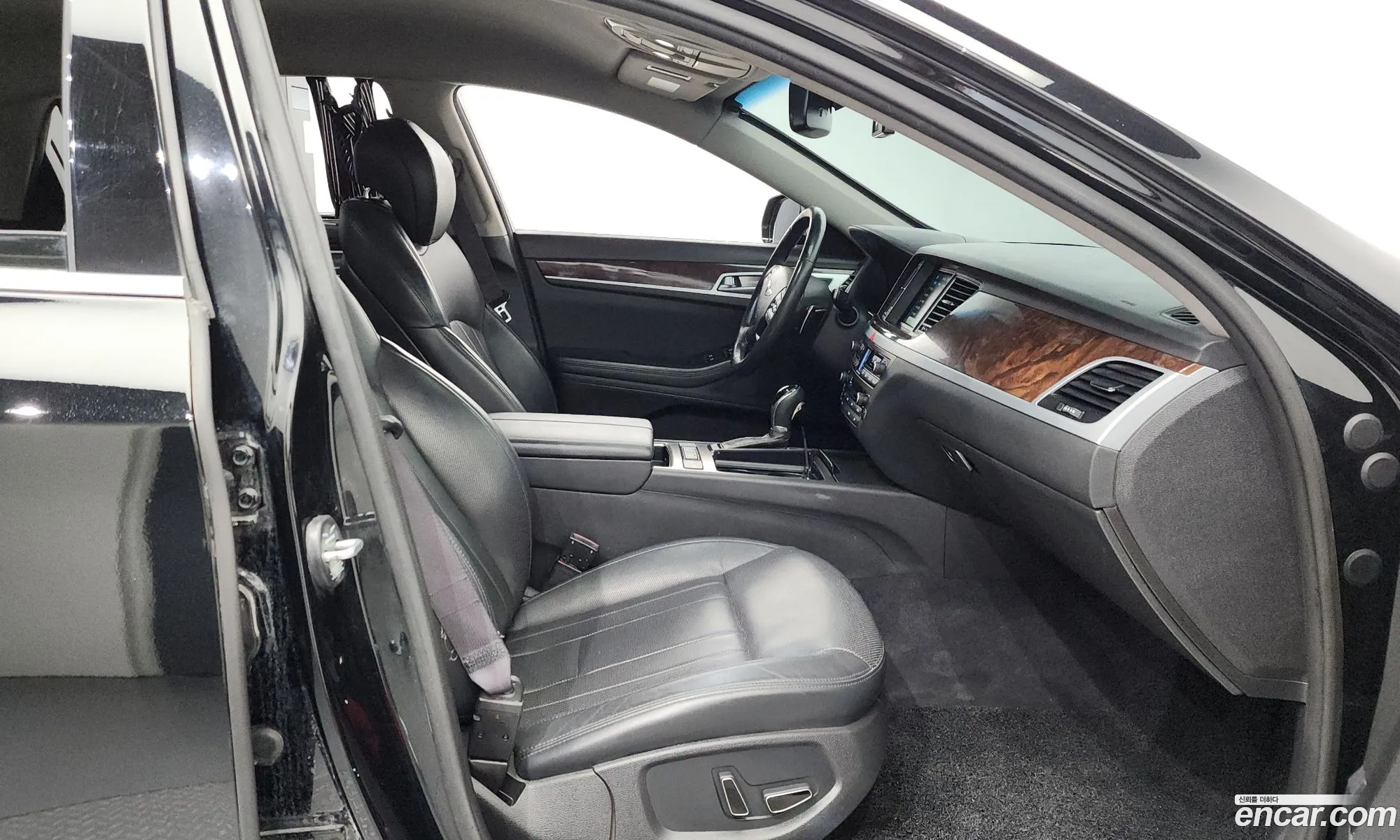 Hyundai Genesis DH 2014 — 17