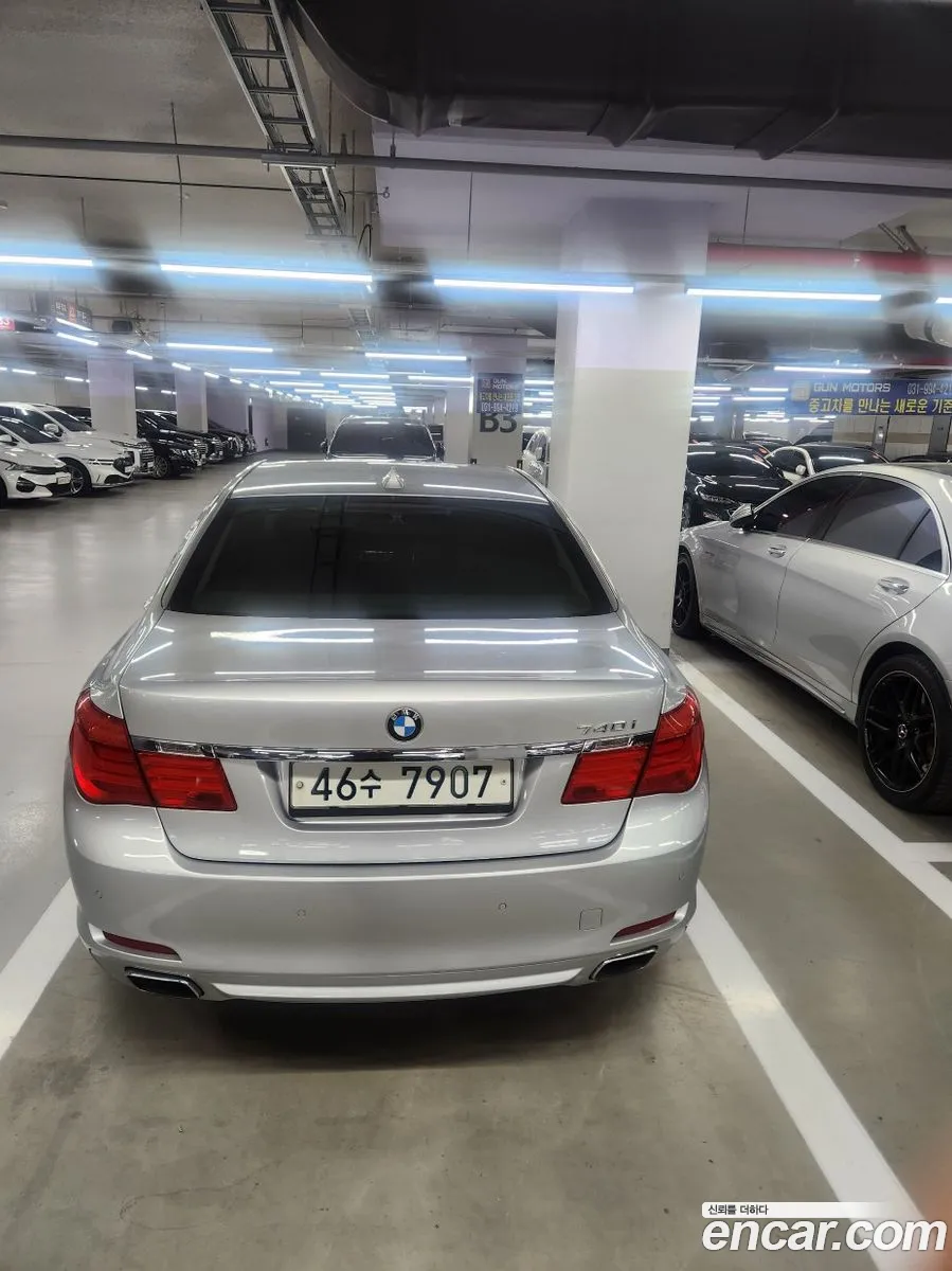 BMW 7 Series 2011 — 18