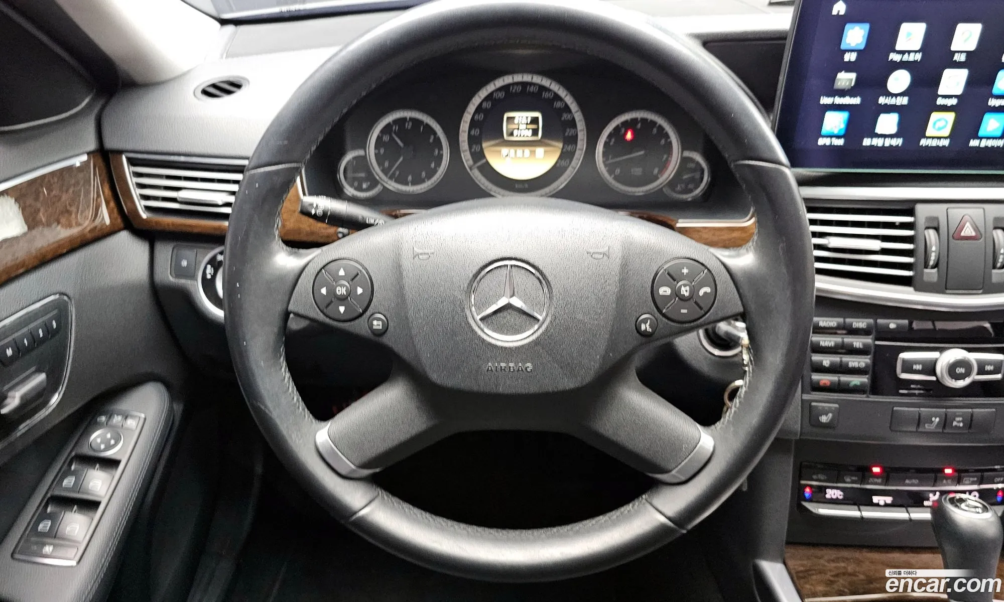 Mercedes-Benz E-Class W212 2011 WDDHF4JB9BA512822 — 9