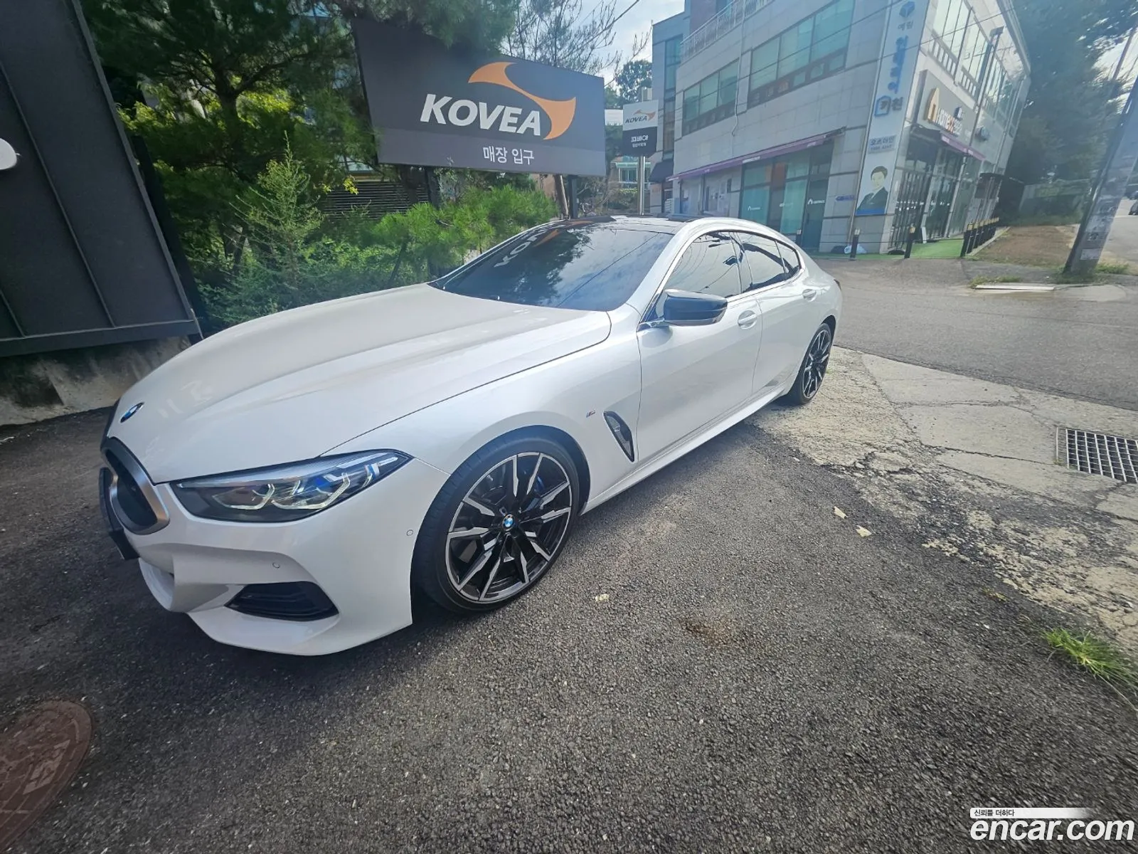 BMW 8 Series 2023 — 9