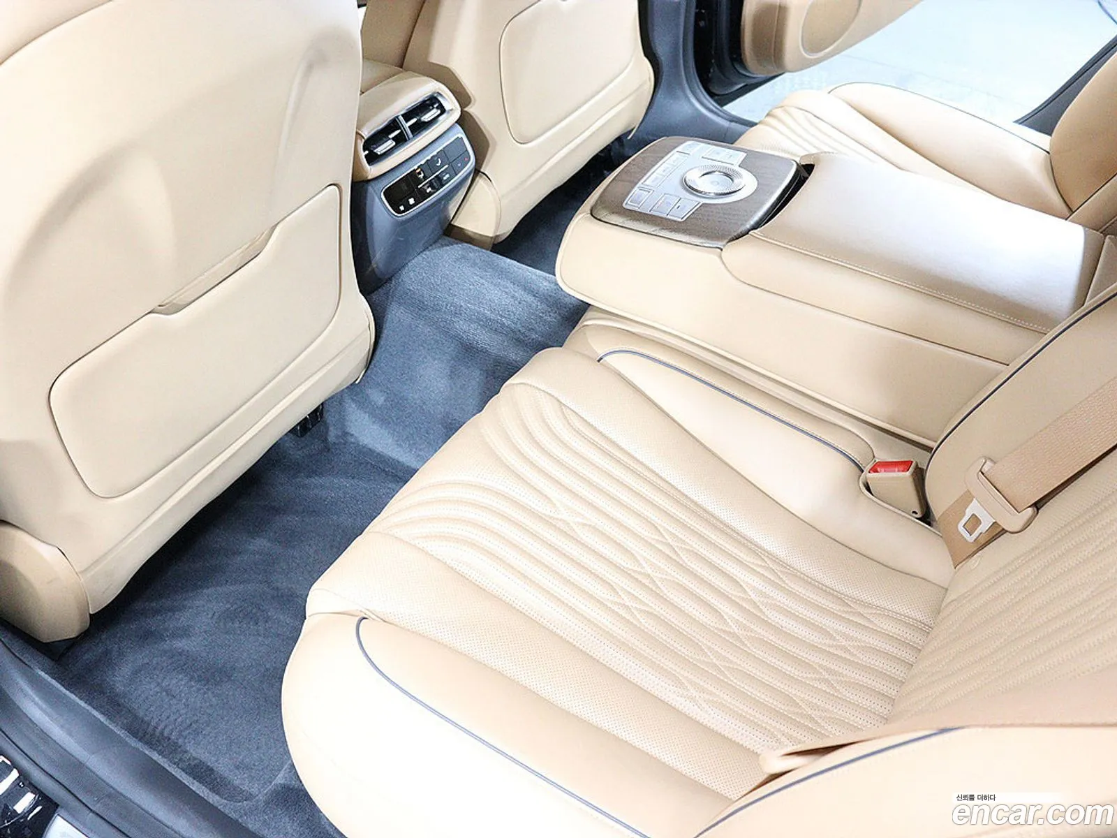 Genesis G80 2022 — 12