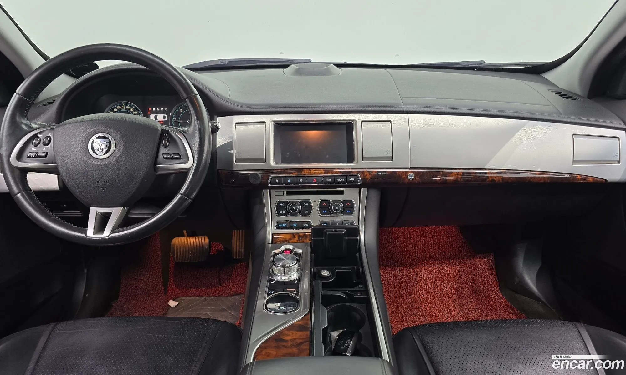 Jaguar XF 2013 SAJAA0646DNS82912 — 3