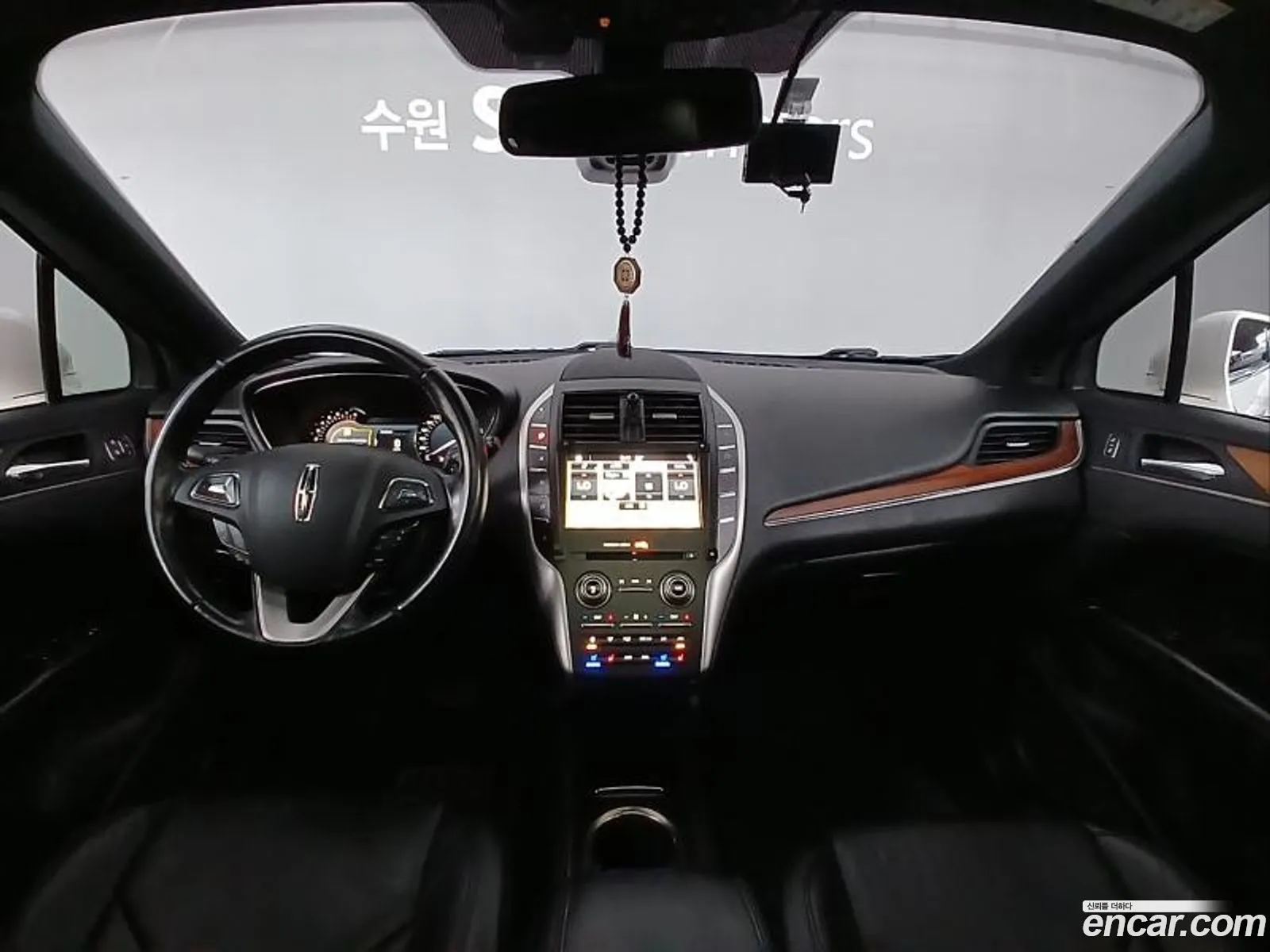 Lincoln MKC 2018 — 15