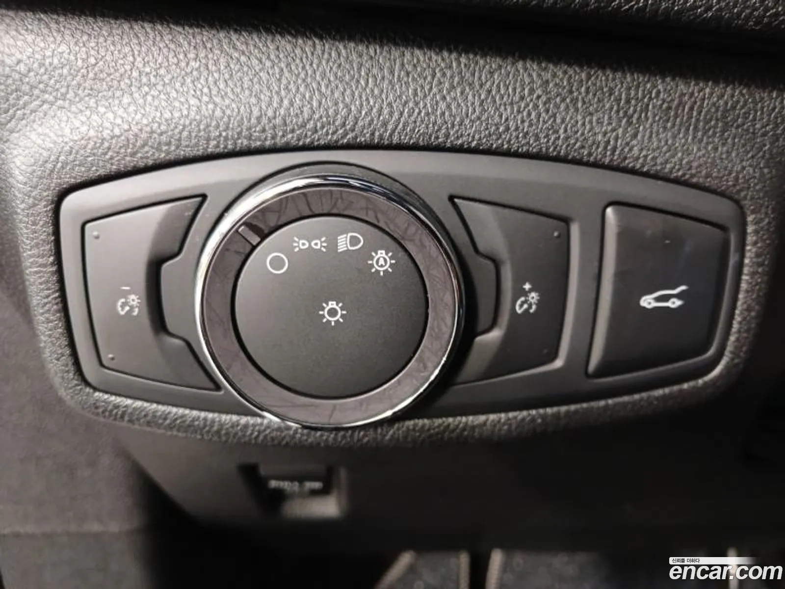 Lincoln MKC 2018 — 16
