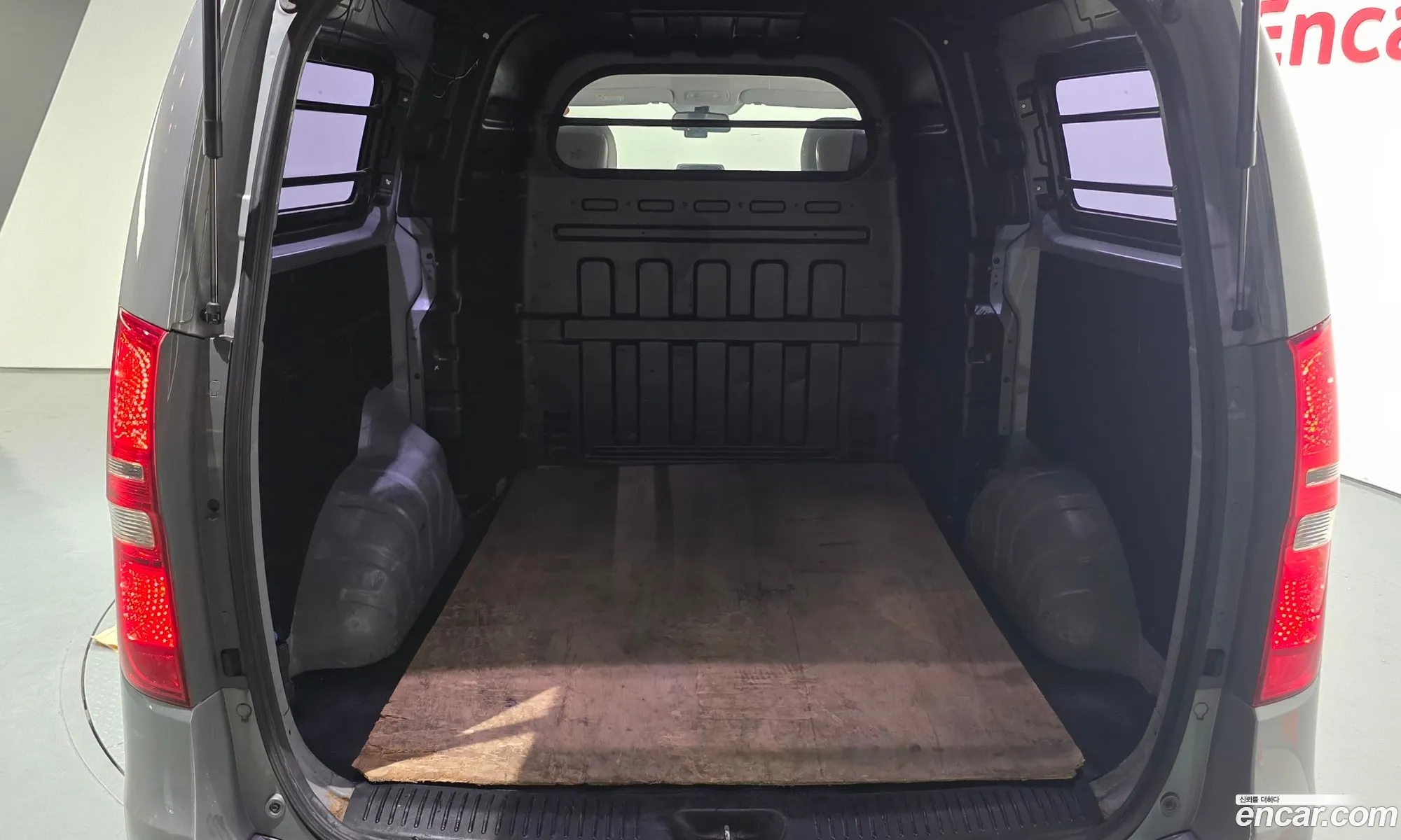 Hyundai Grand Starex 2014 — 18