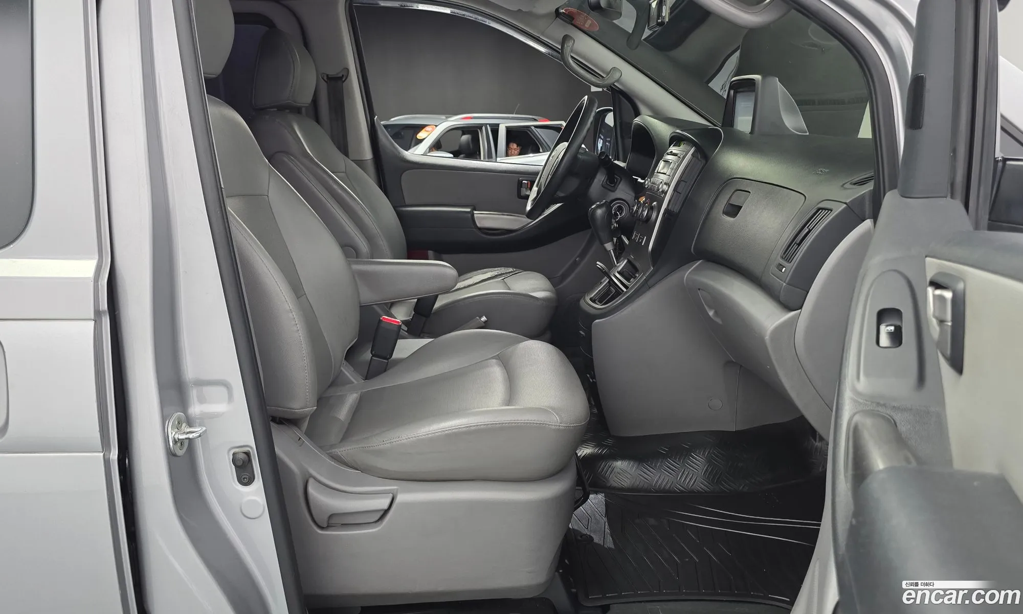 Hyundai Grand Starex 2014 — 11