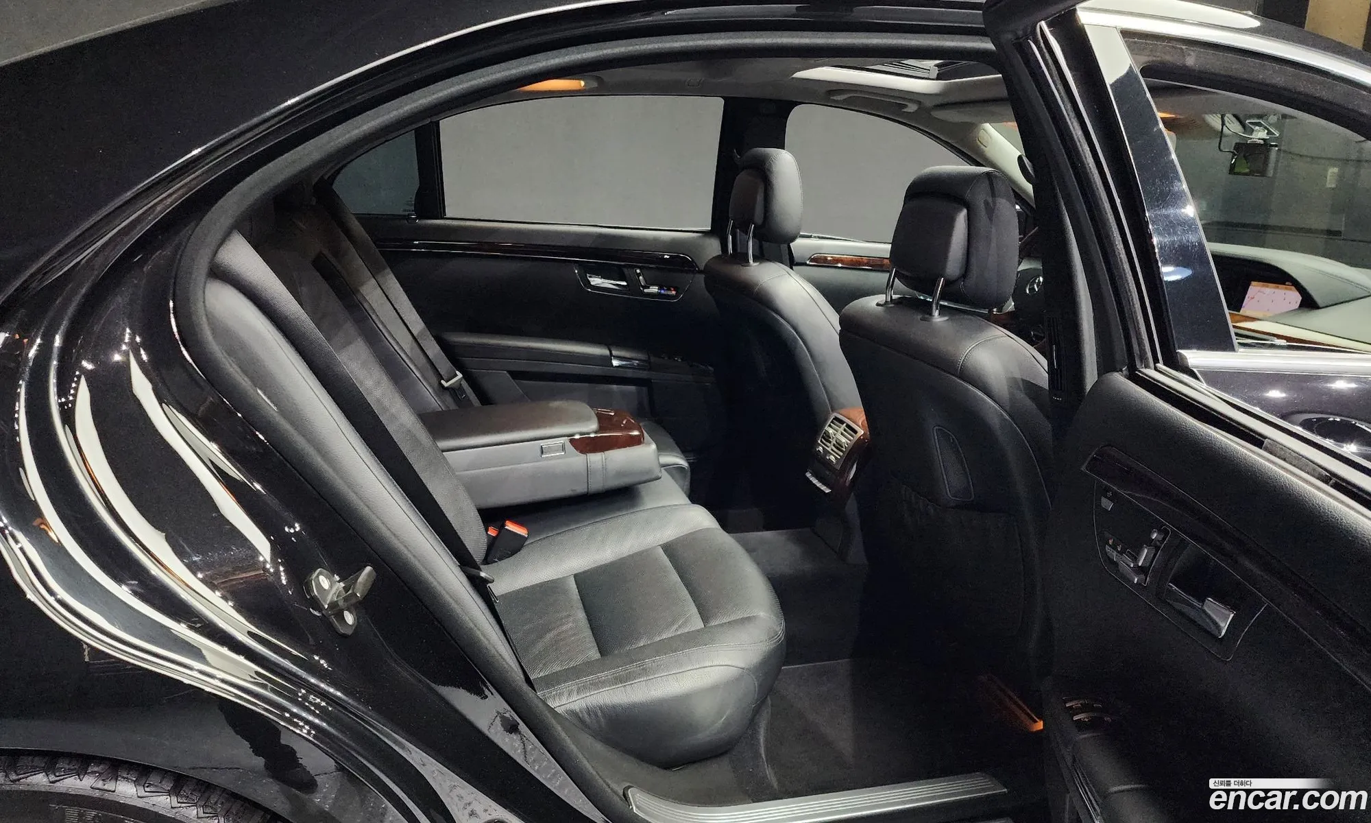 Mercedes-Benz S-Class W221 2011 WDDNG5GB4BA379139 — 15