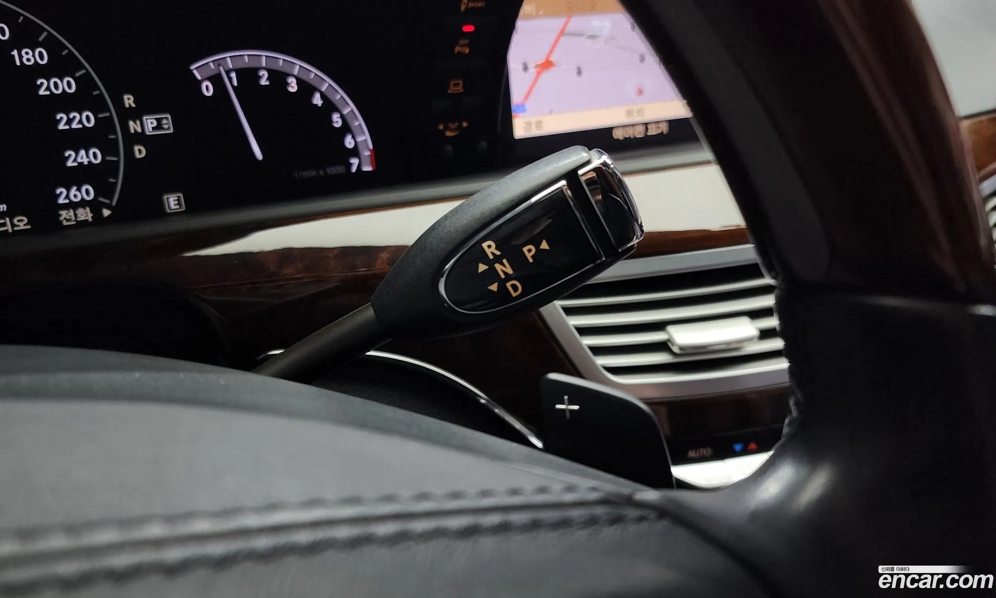Mercedes-Benz S-Class W221 2011 WDDNG5GB4BA379139 — 16