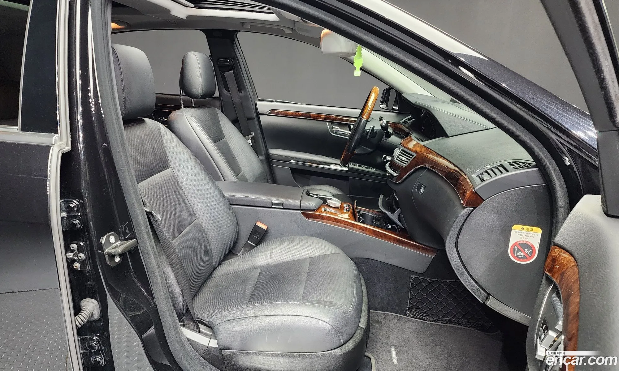 Mercedes-Benz S-Class W221 2011 WDDNG5GB4BA379139 — 8