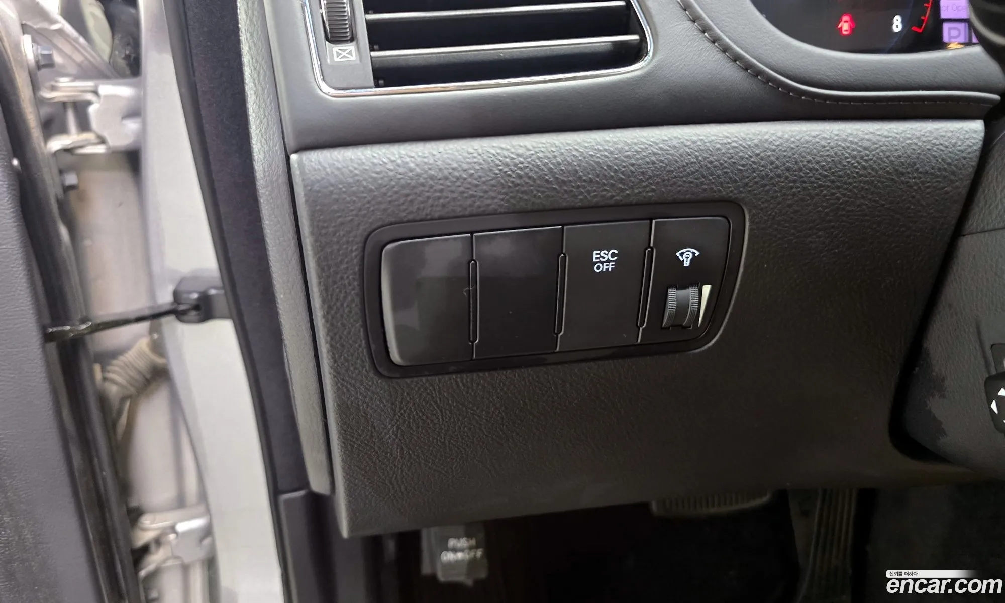 Hyundai Genesis 2010 — 18