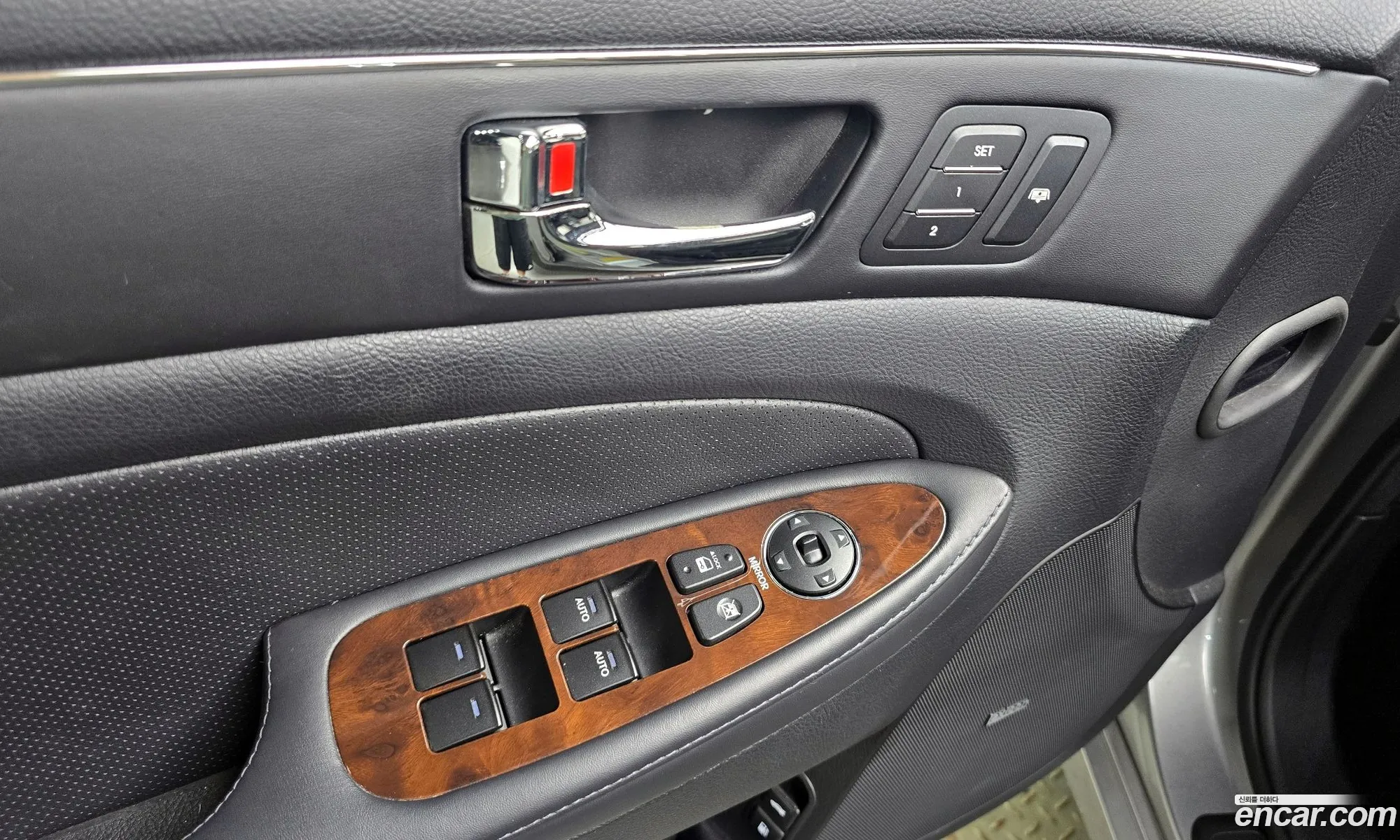 Hyundai Genesis 2010 — 15