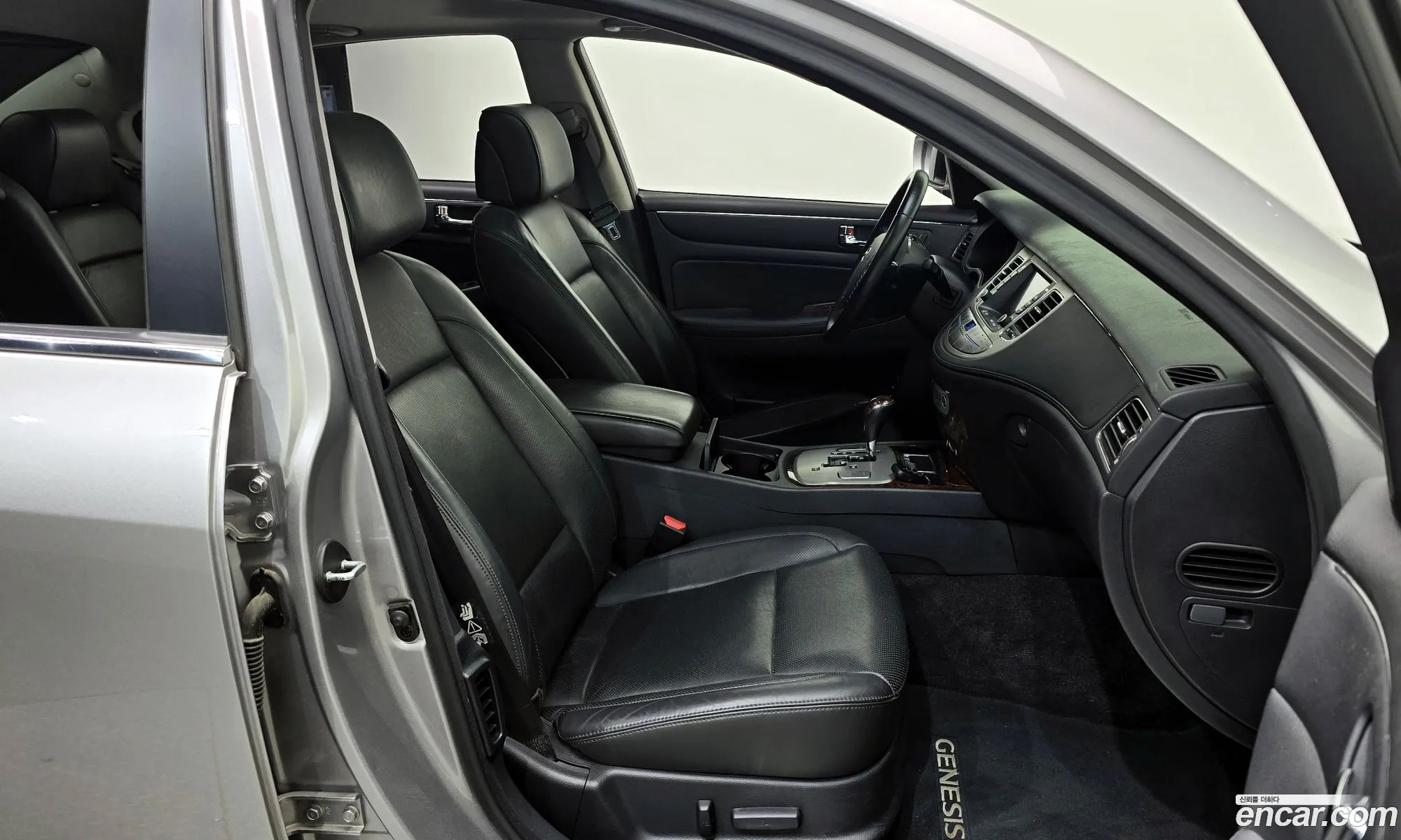 Hyundai Genesis 2010 — 4