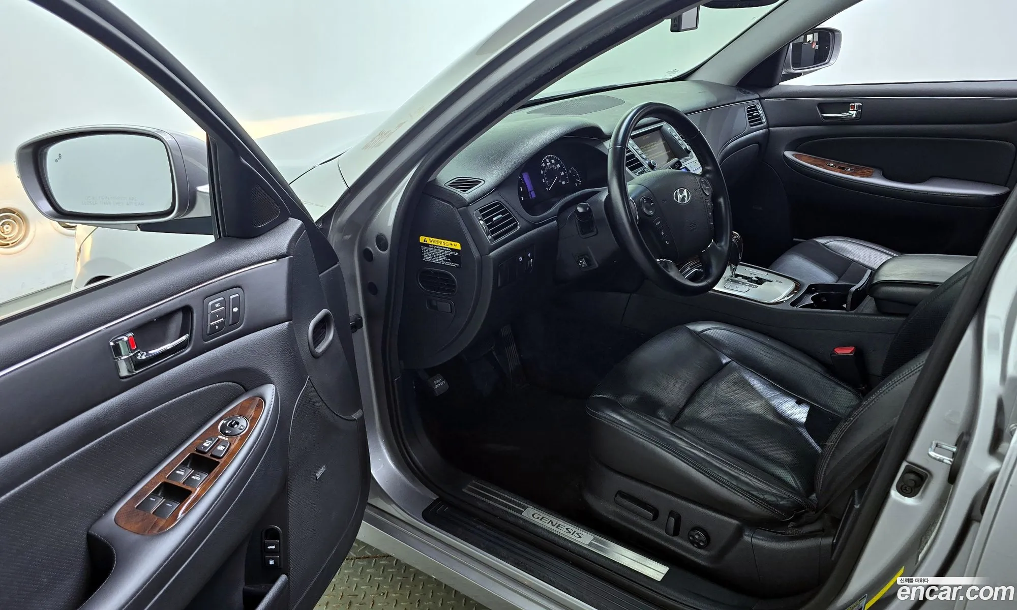 Hyundai Genesis 2010 — 8