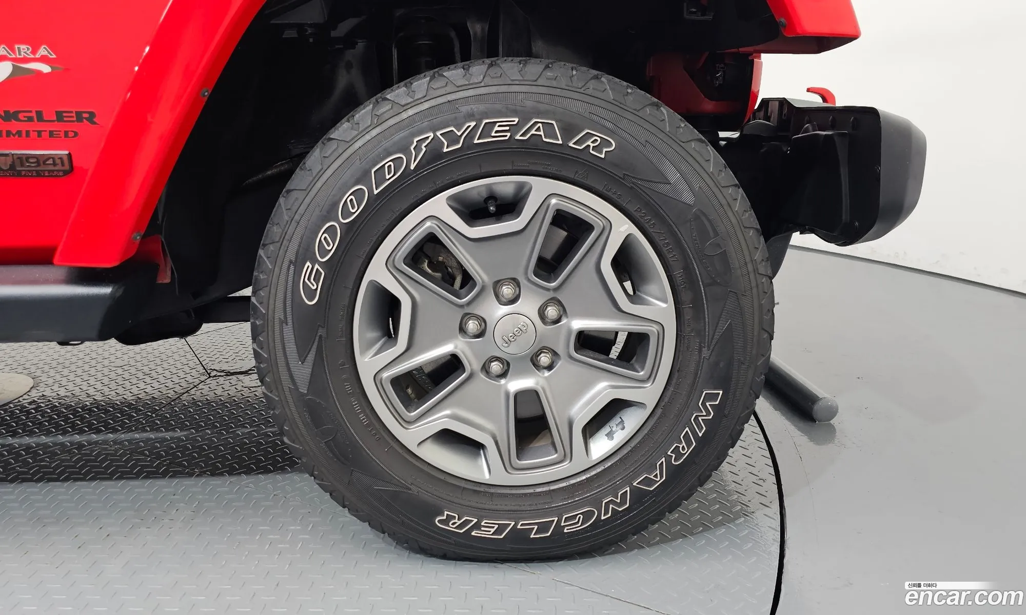 Jeep Wrangler 2017 1C4HJWEG0HL753157 — 17
