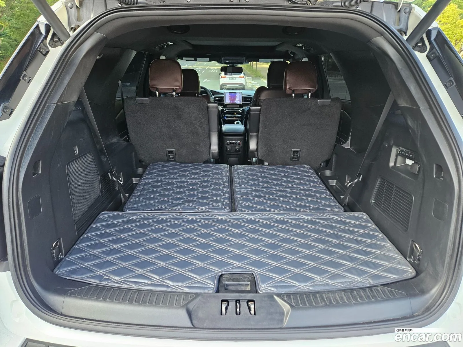 Ford Explorer 6th Gen 2023 — 2
