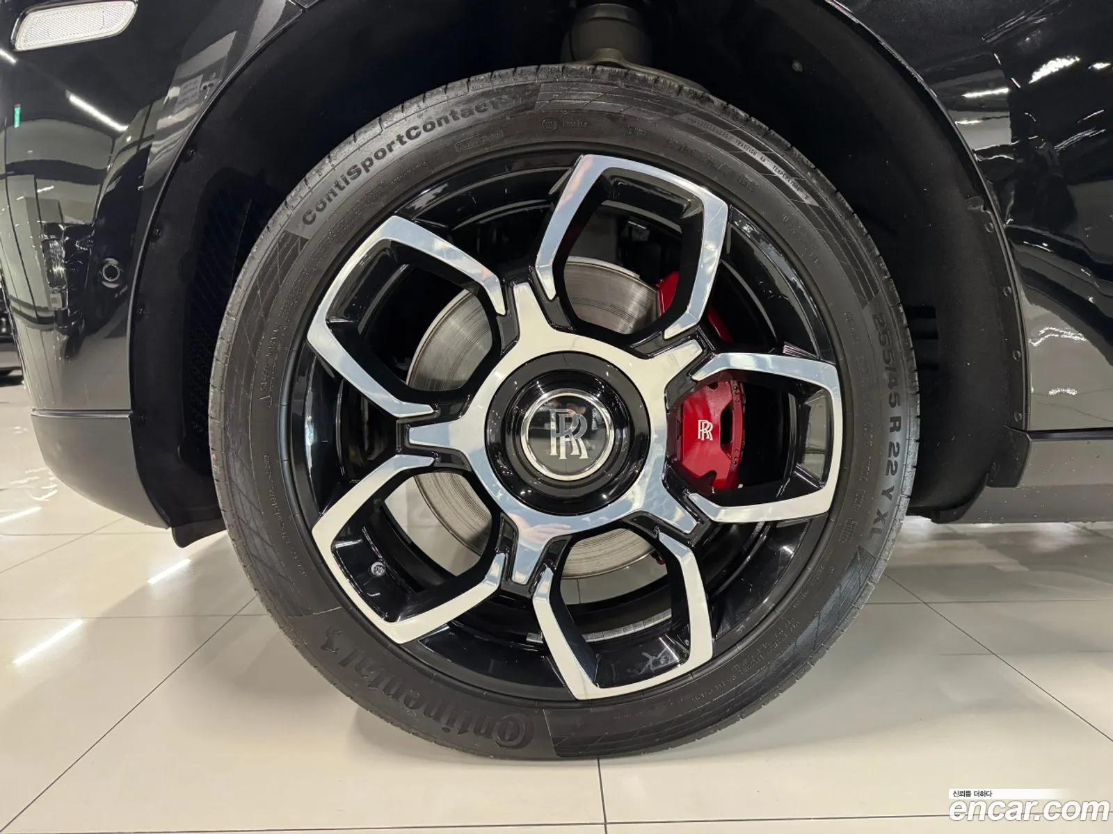 Rolls-Royce Cullinan 2020 — 13